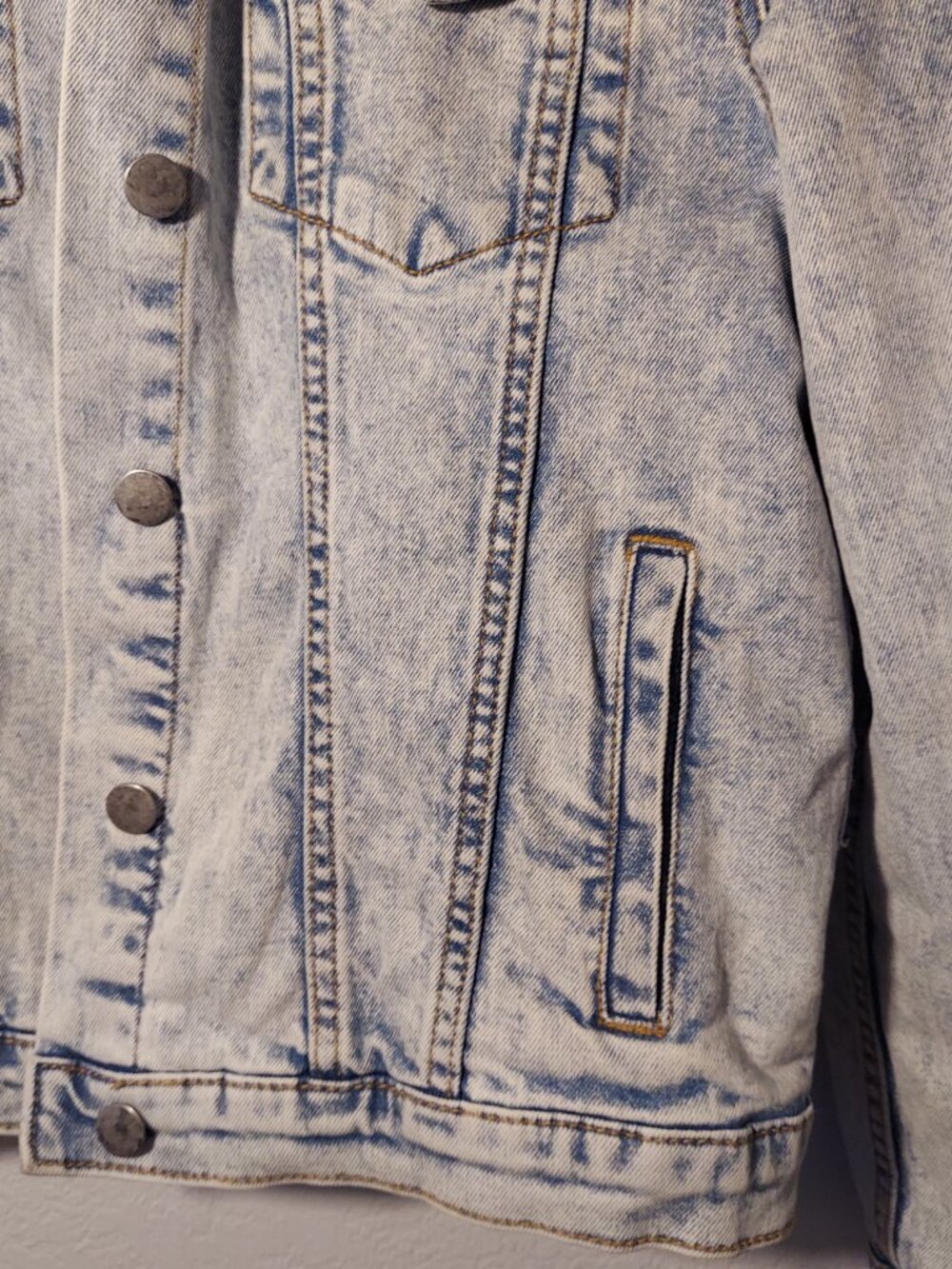 Driftwood Embroidered Denim Jacket Sherpa Collar Western Aztec Acid Wash Trucker - Picture 6 of 13